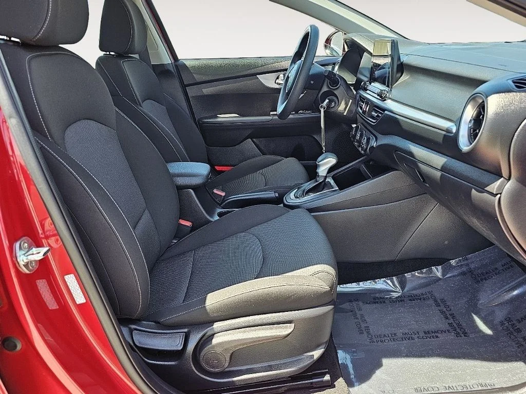 Used 2022 Red Kia LXS image 18
