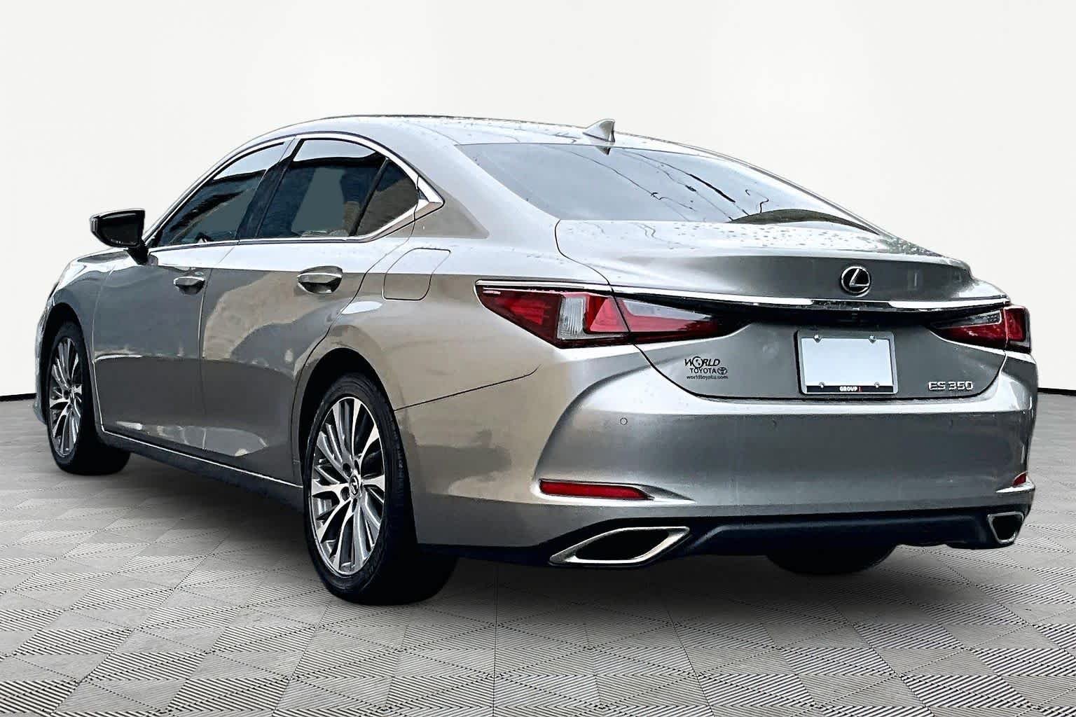 Used 2020 Atomic Silver Lexus  image 12