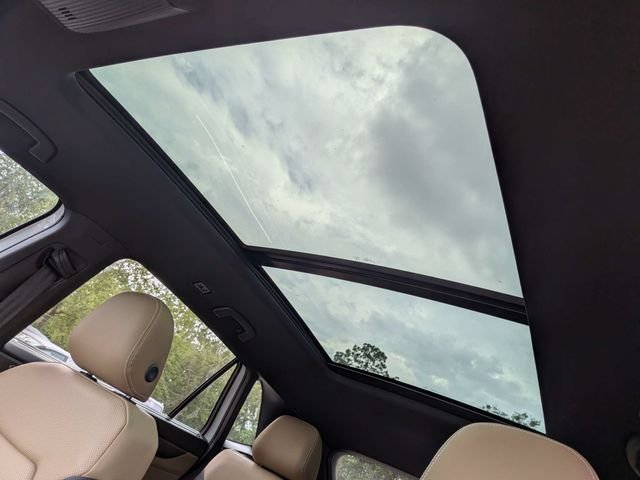 New 2026 White Volkswagen 2.0T SE w/Technology image 22
