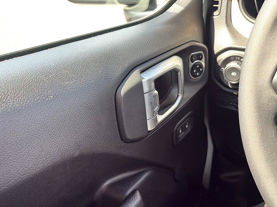 Used 2024 Earl Clearcoat Jeep Sport S image 20