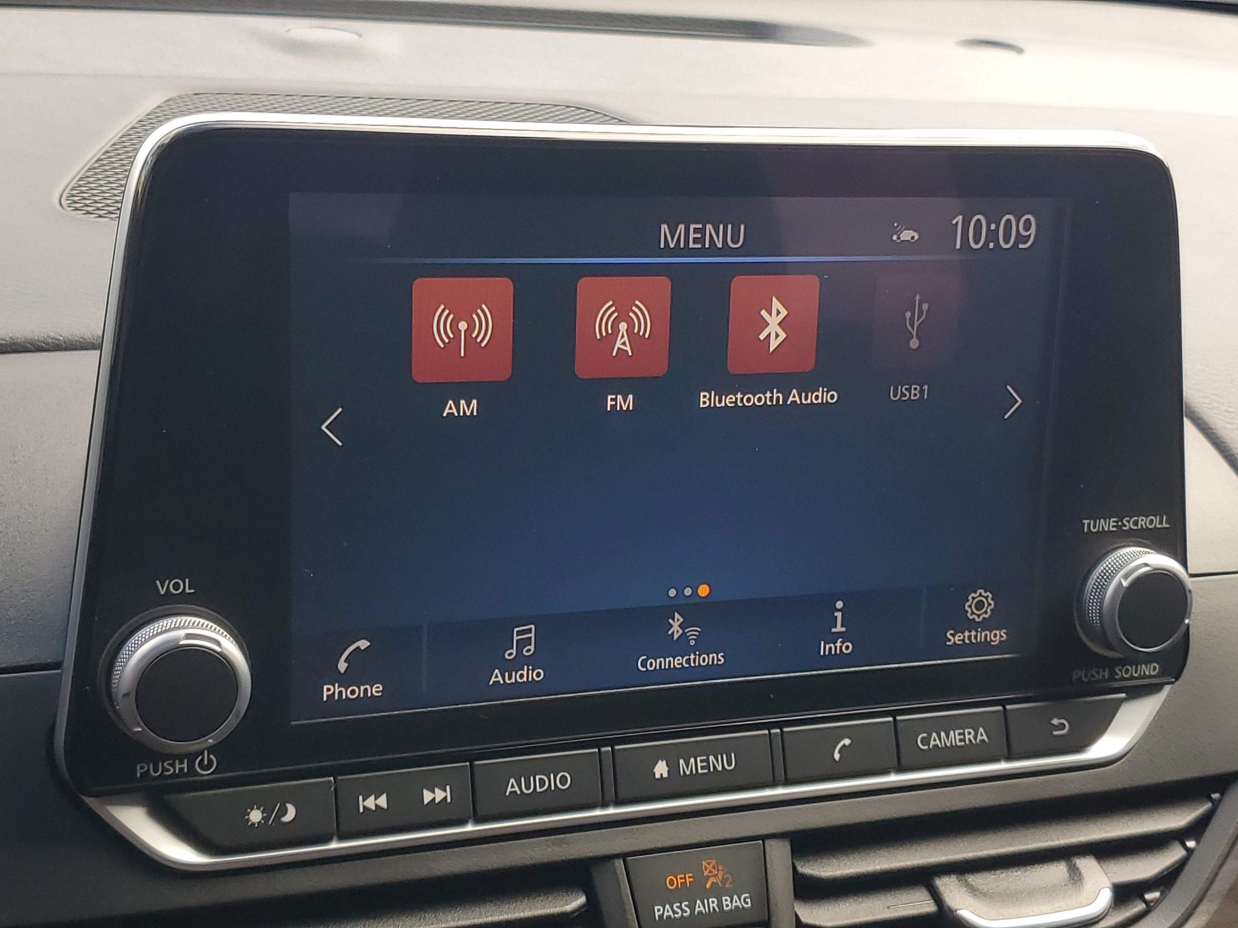 Used 2025 Garnet Pearl Metallic Nissan SV image 25
