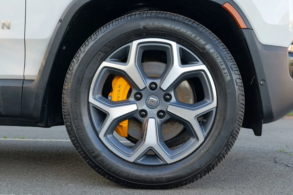 Used 2024 Glacier White Rivian Adventure image 12