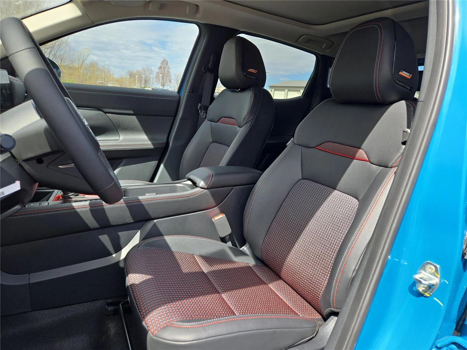 New 2026 Arctic Ice Blue Metallic/Super Black Nissan SR image 10