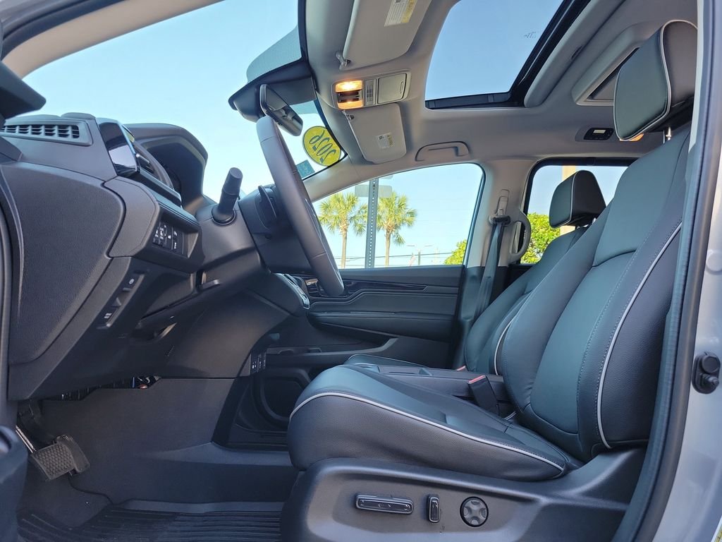 Used 2026 Silver Metallic Honda Touring image 25