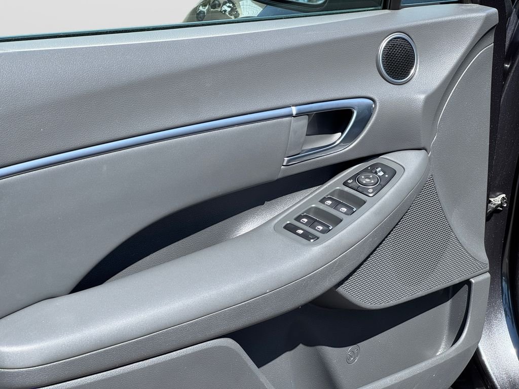 Used 2020 Gray Hyundai SEL image 10