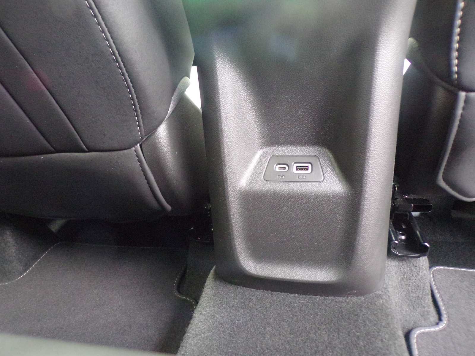 Used 2022 Summit White Buick Preferred image 20