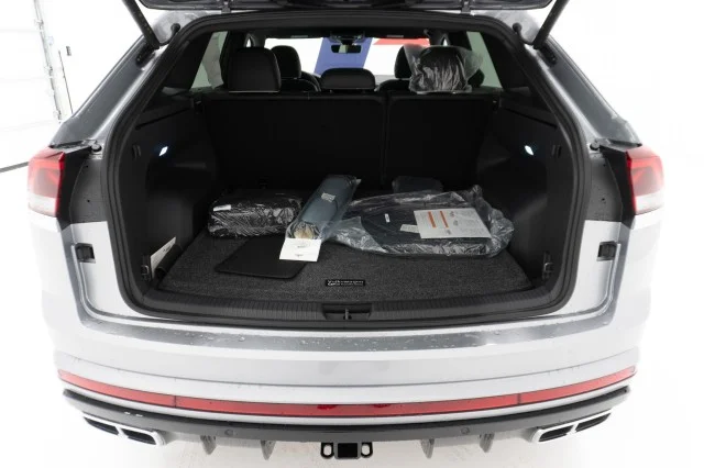 New 2026 Silver Mist Metallic Volkswagen 2.0T SEL Premium R-Line image 9