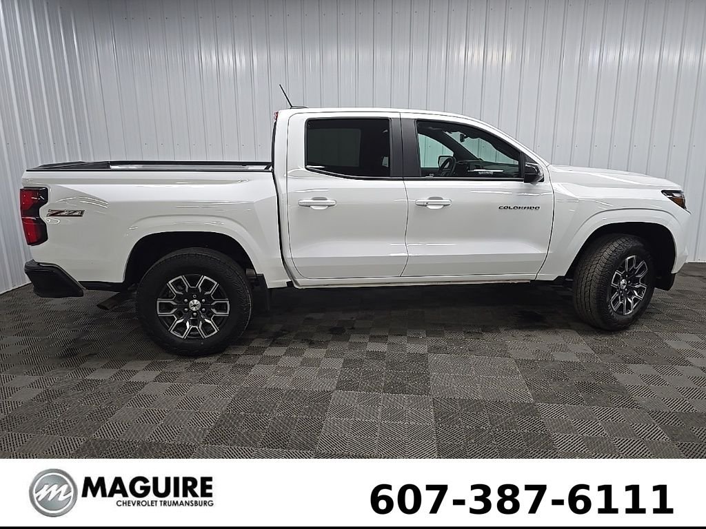 Used 2025 Summit White Chevrolet Z71 image 2