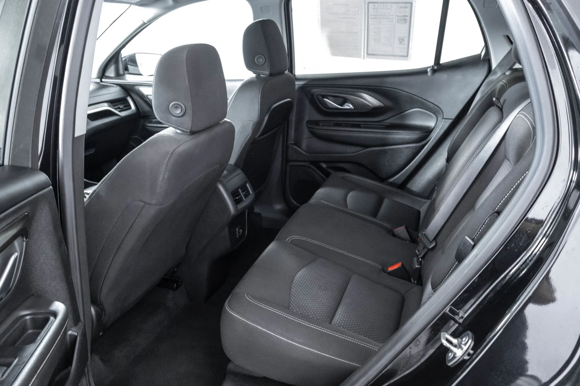 Used 2024 Ebony Twilight Metallic GMC SLE image 35