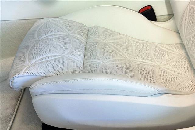 New 2026 MANUFAKTUR moonlight white magno (White Ambiance) Mercedes-Benz Maybach SL 680 Monogram Series image 43