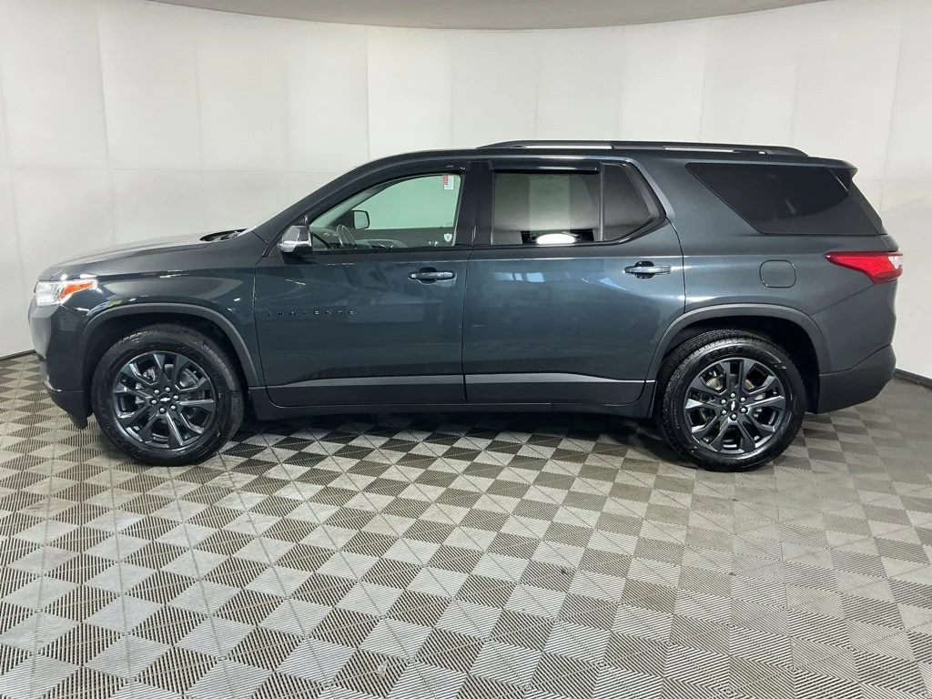 Used 2021 GRAPHITE METALLIC Chevrolet RS image 6