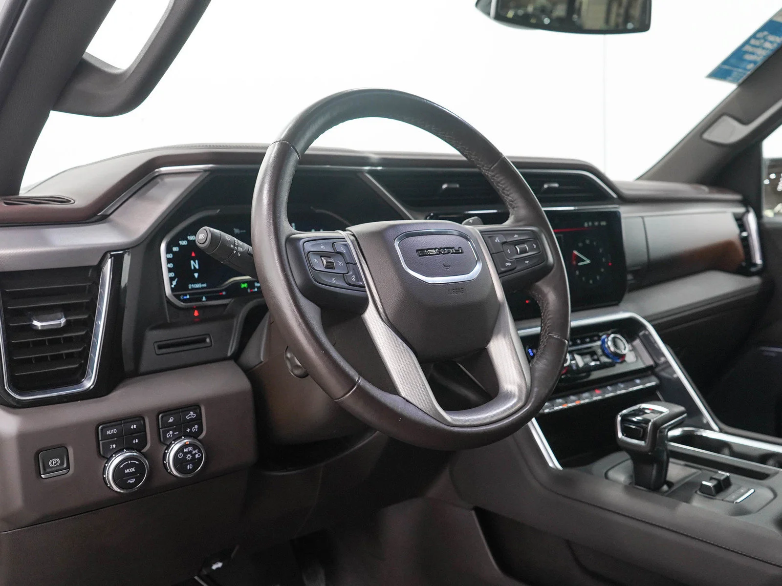 Used 2023 White Frost GMC Denali image 24