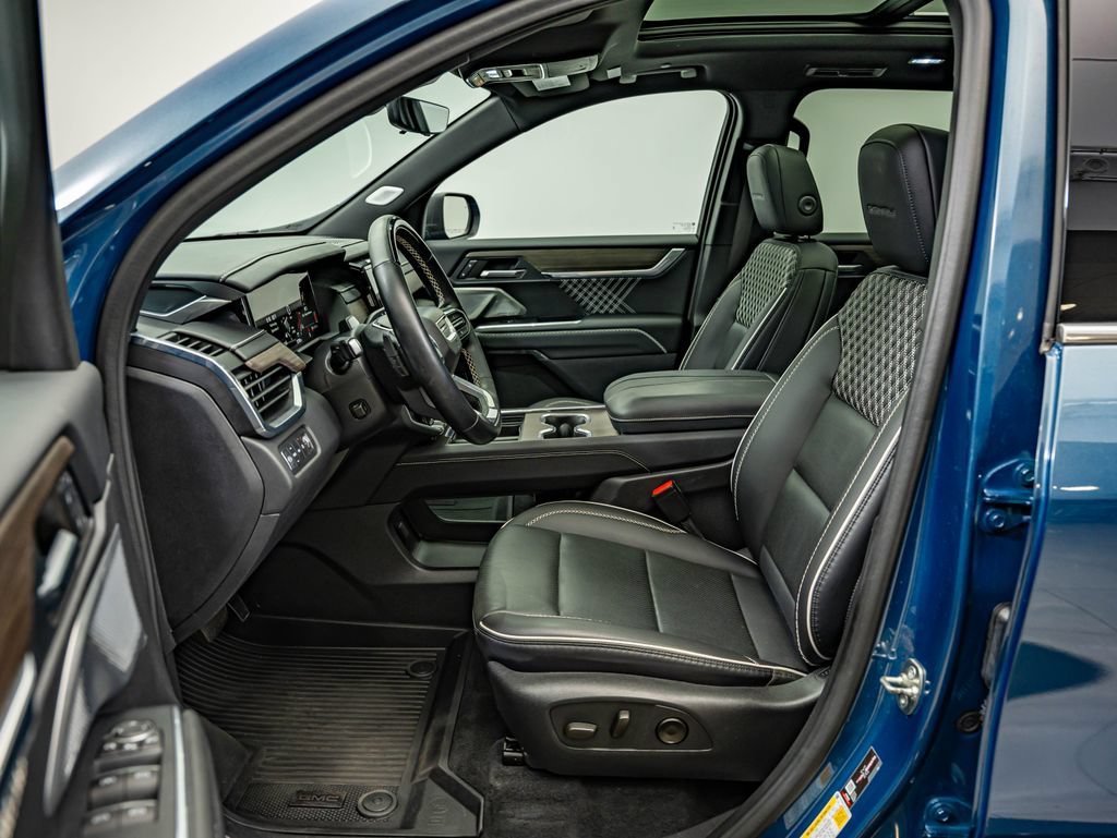 2024 GMC Acadia Denali - Photo 32