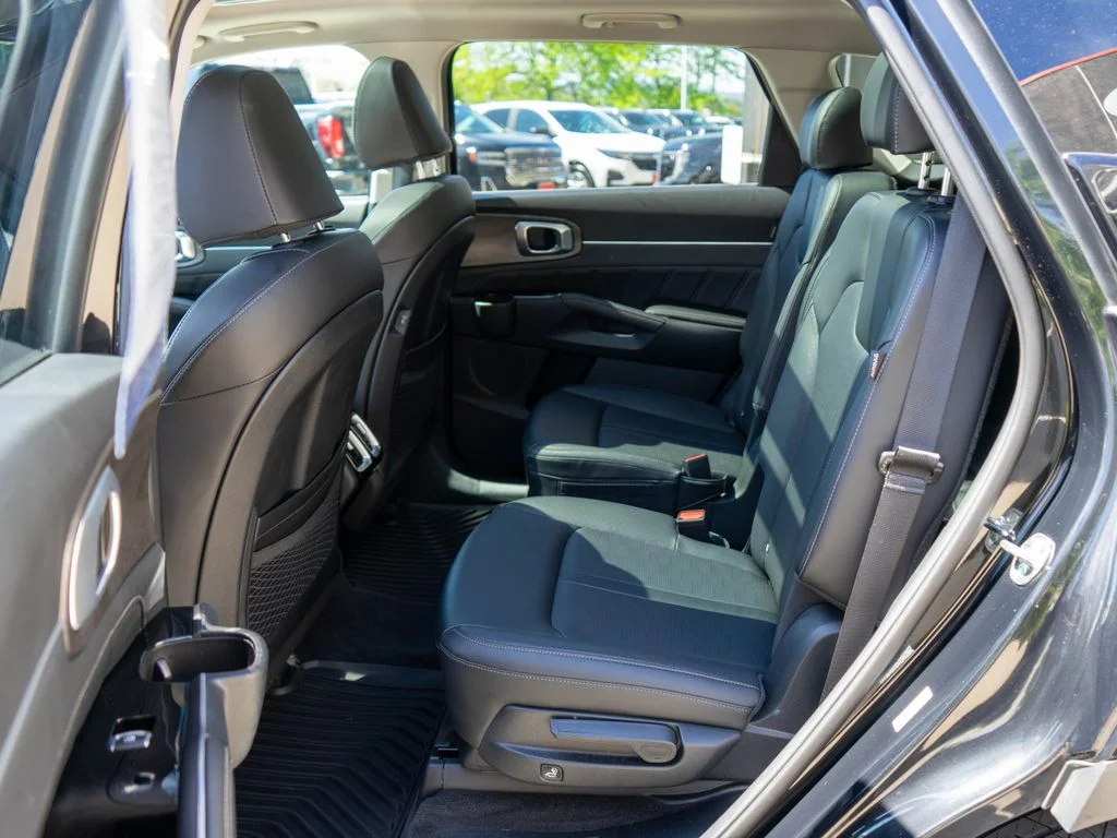 2025 Kia Sorento X-Line SX - Photo 14