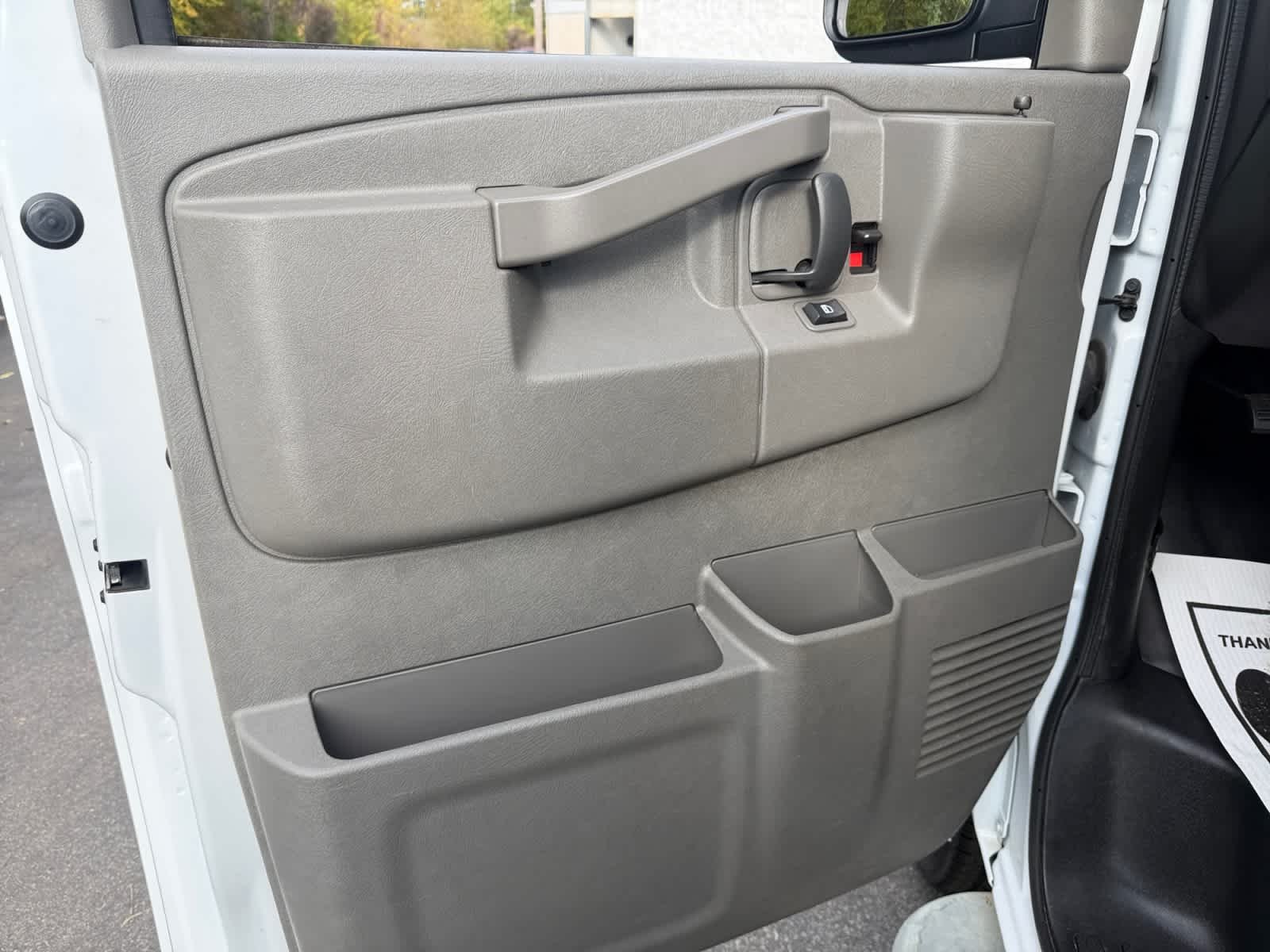 Used 2025 Summit White GMC  image 12
