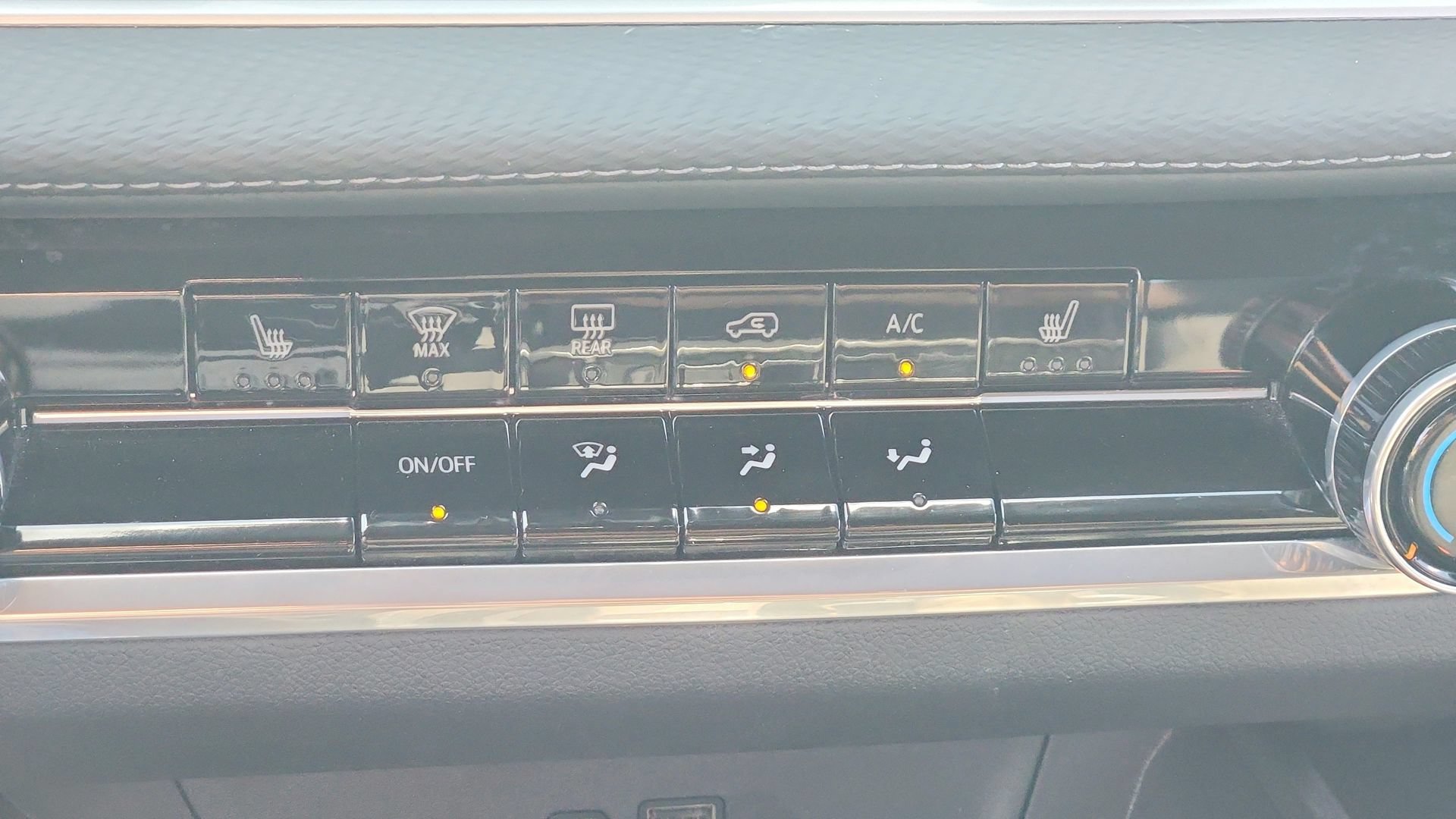 2025 Chevrolet Equinox LT - Photo 22