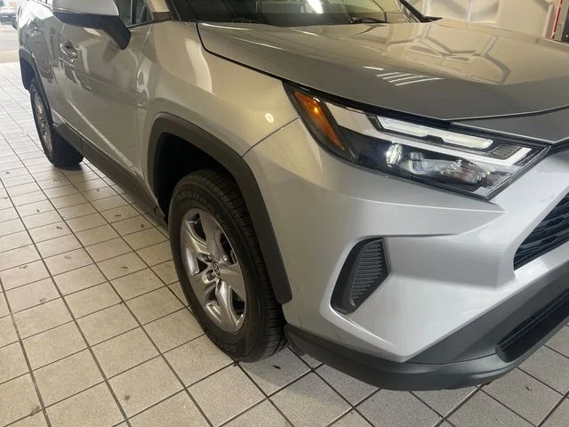Used 2025 Silver Sky Metallic Toyota XLE image 20