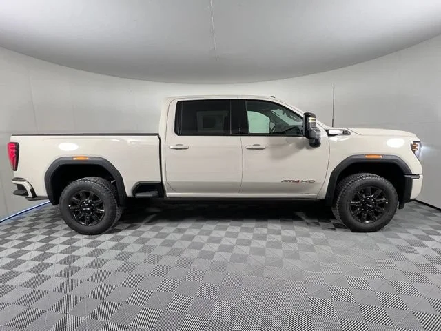 2026 GMC Sierra 2500HD AT4 - Photo 8