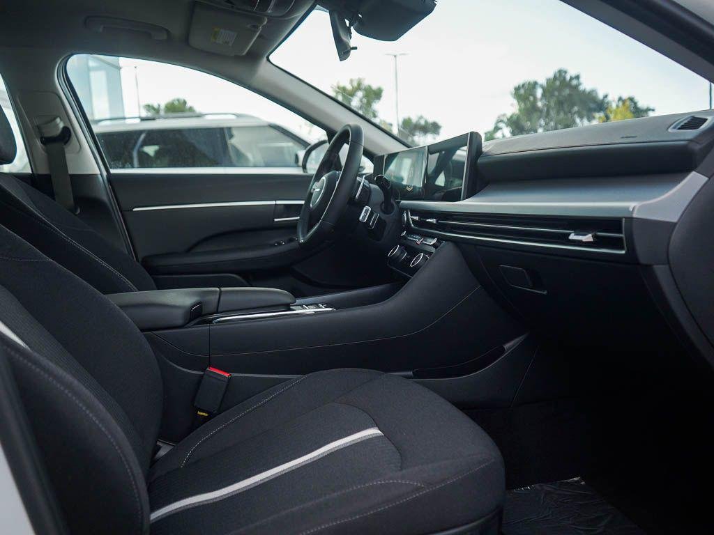 New 2026 Serenity White Hyundai SEL Sport FWD image 32