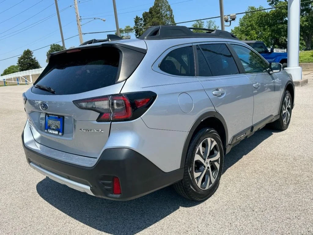 Used 2022 Ice Silver Metallic Subaru Limited image 3