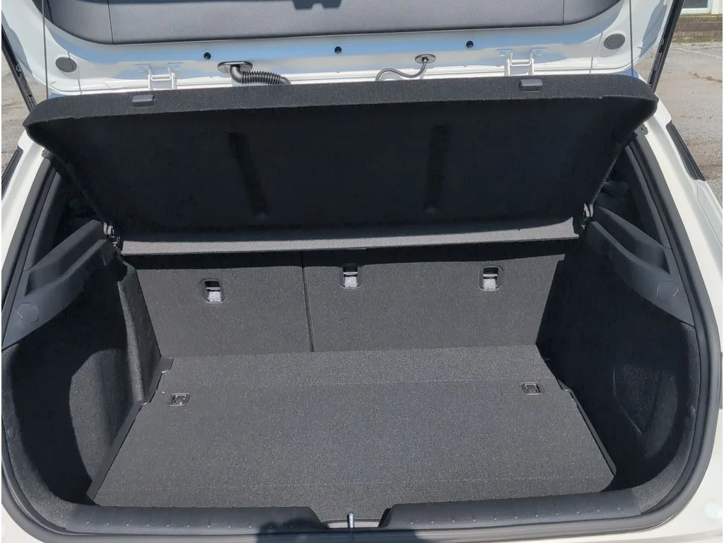New 2026 Snow White Pearl Kia GT-Line Turbo image 34