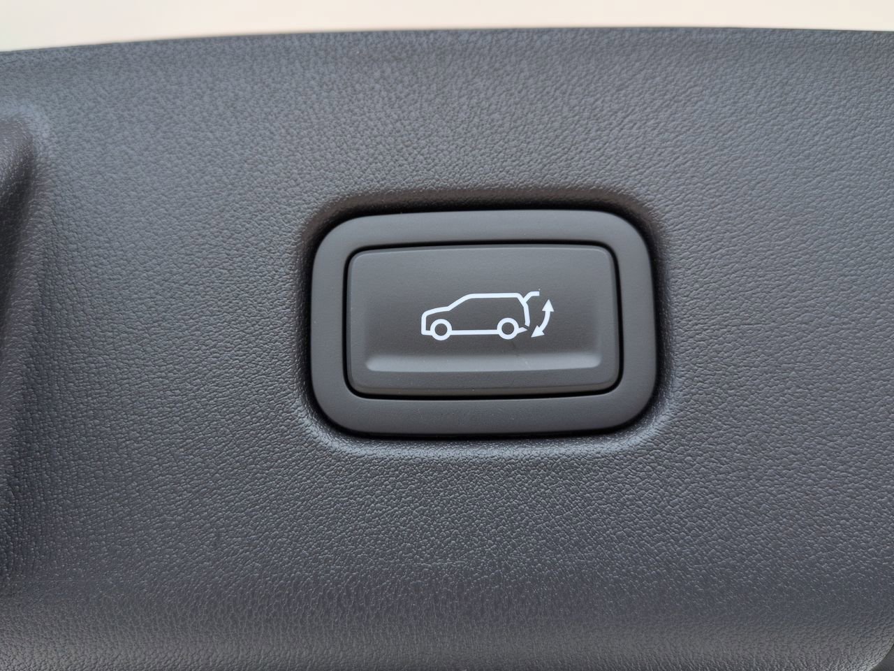 New 2027 Snow White Pearl Kia X-Line SX image 16