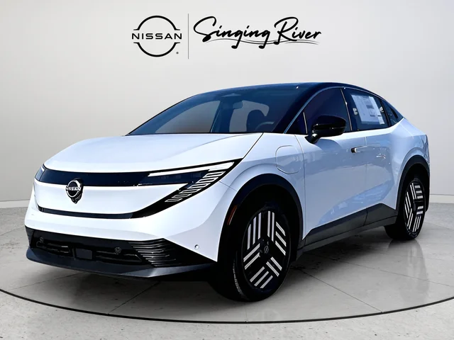 New 2026 Everest White Pearl TriCoat / Super Black Two-tone Nissan SV+ image 3