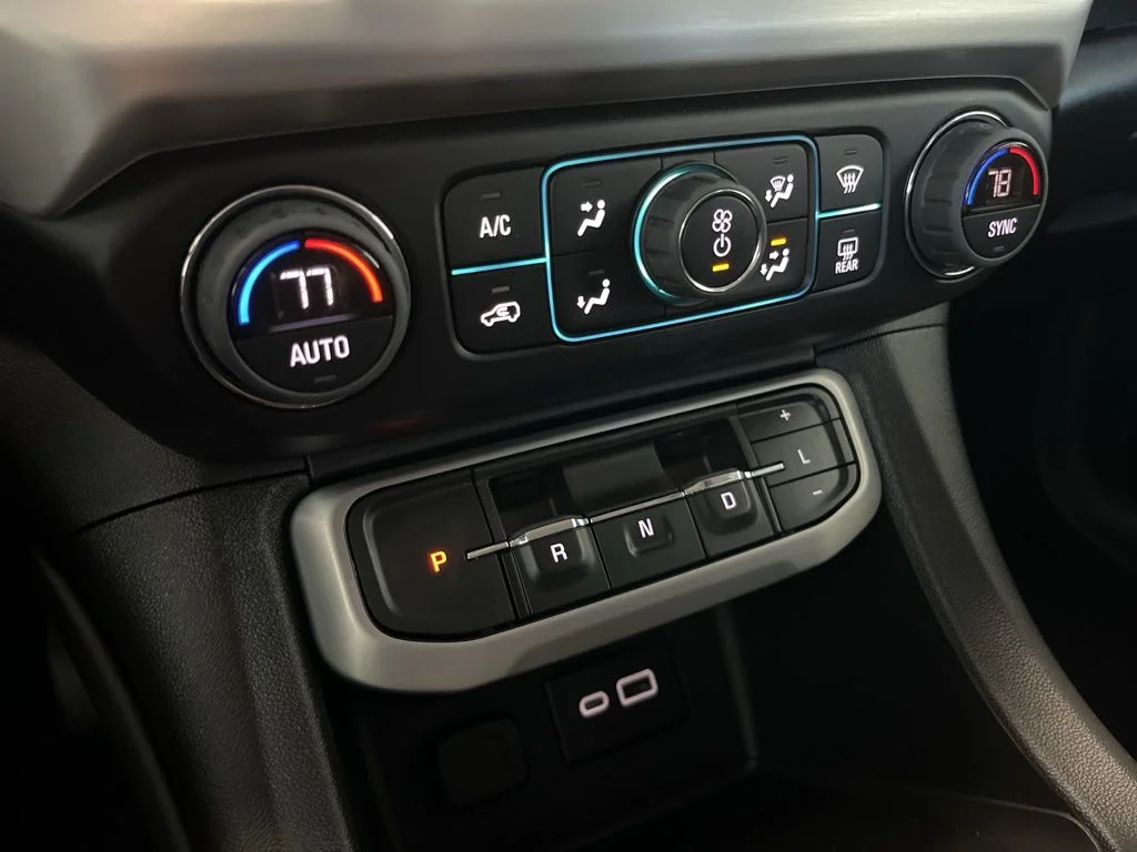 Used 2023 White GMC SLE image 14