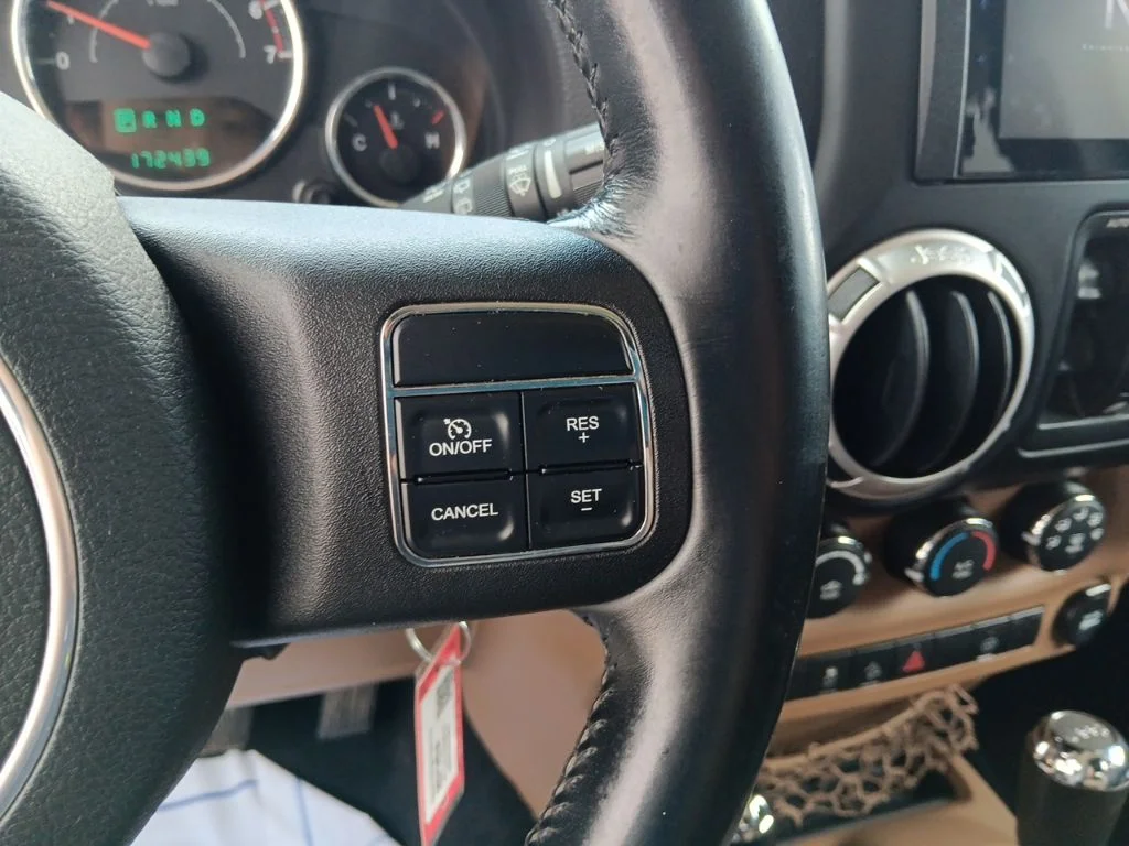 Used 2011 Sahara Tan Clearcoat Jeep Unlimited Rubicon image 29
