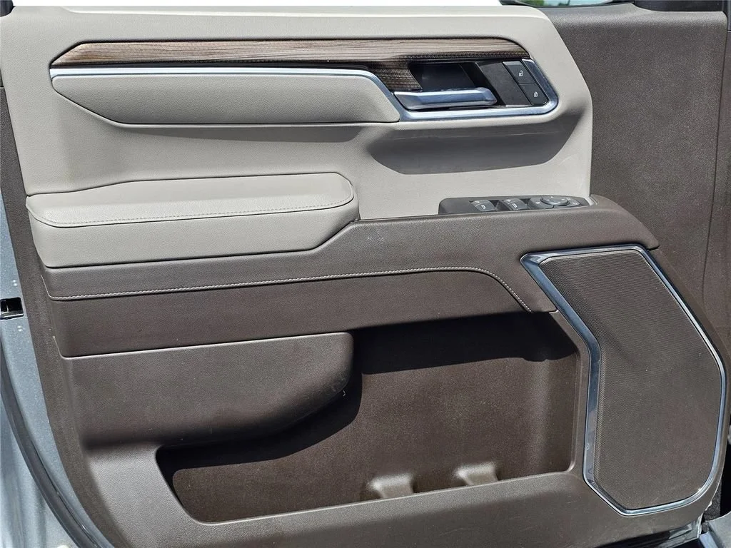 Used 2023 Sterling Gray Metallic Chevrolet LT image 13