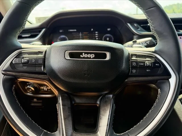 Used 2024 Gray Jeep Limited image 15