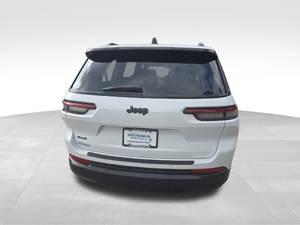 Used 2024 White Jeep Altitude X image 5