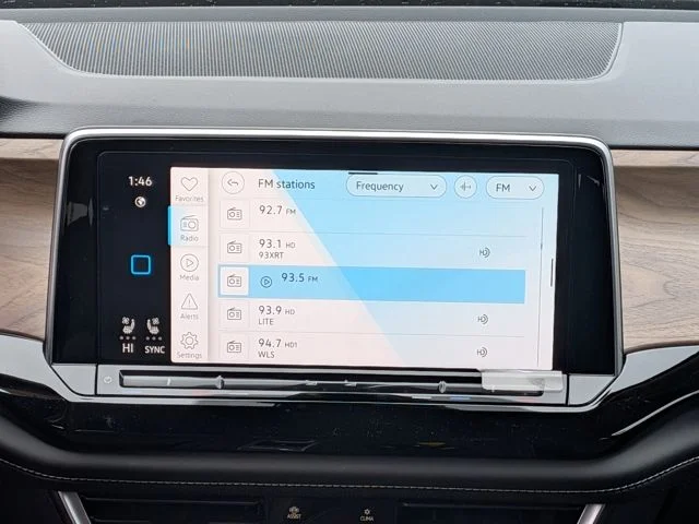 New 2026 White Volkswagen 2.0T SE image 18