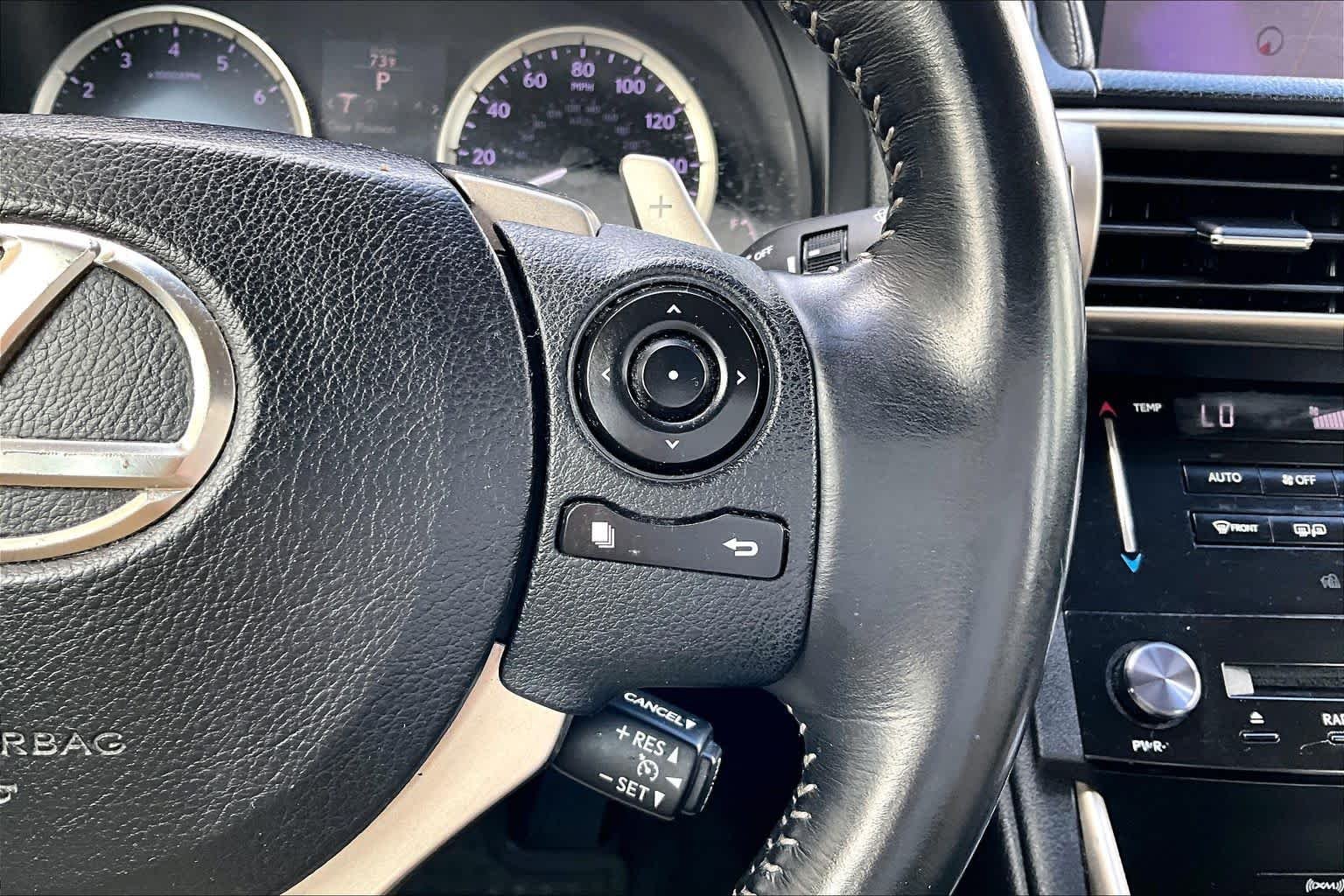 Used 2014 Starfire Pearl Lexus  image 25