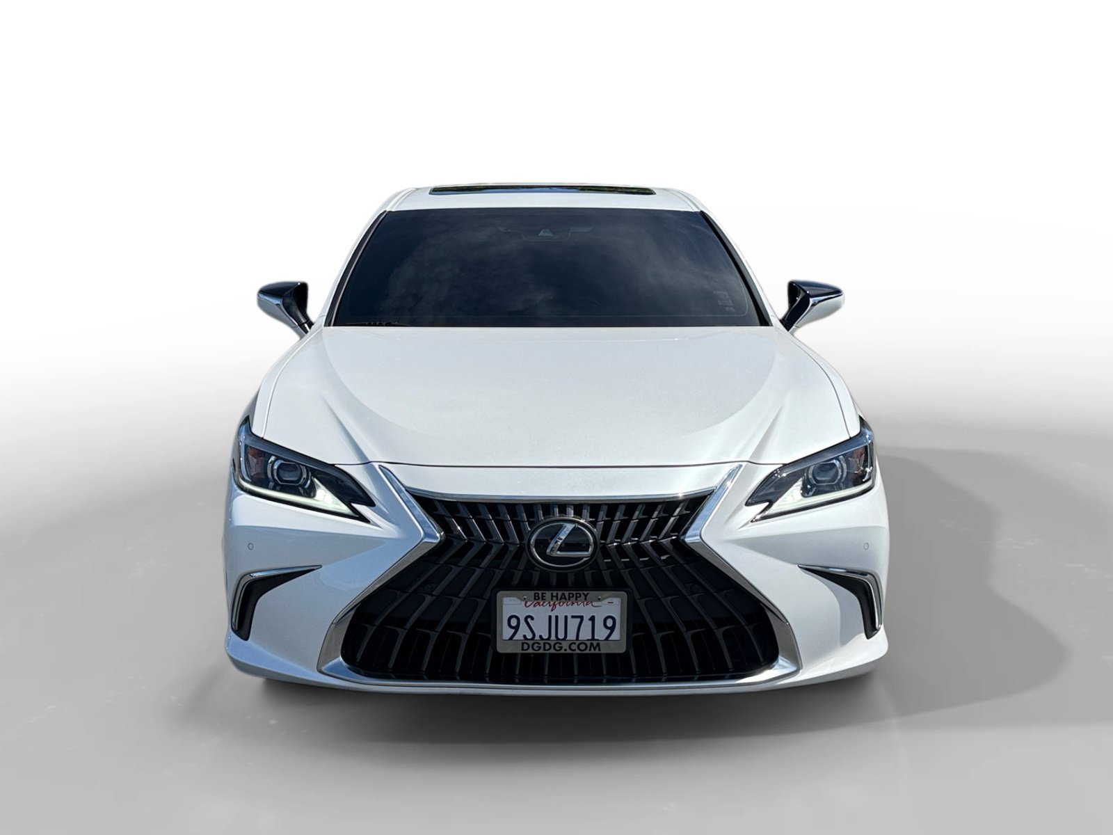 Used 2025 White Pearl Lexus 300h image 8