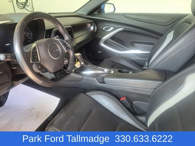 Used 2018 Hyper Blue Metallic Chevrolet 2LT image 15