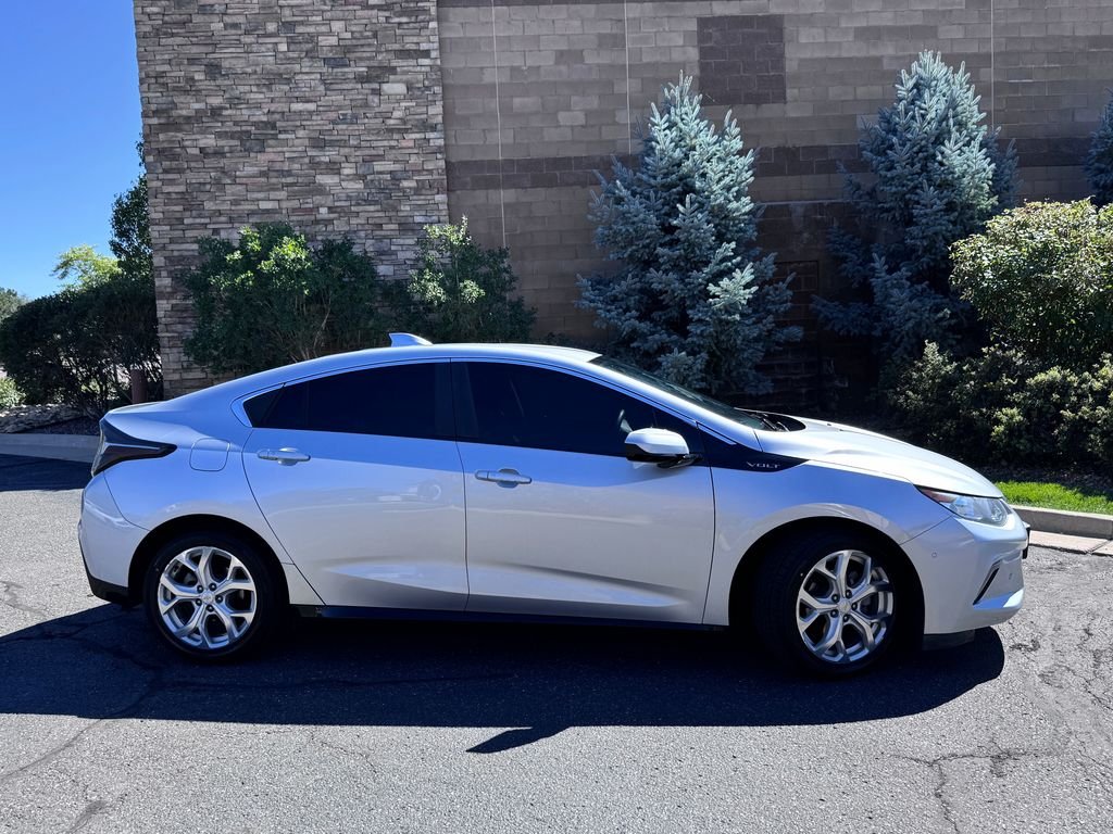 Used 2017 Silver Chevrolet Premier image 6