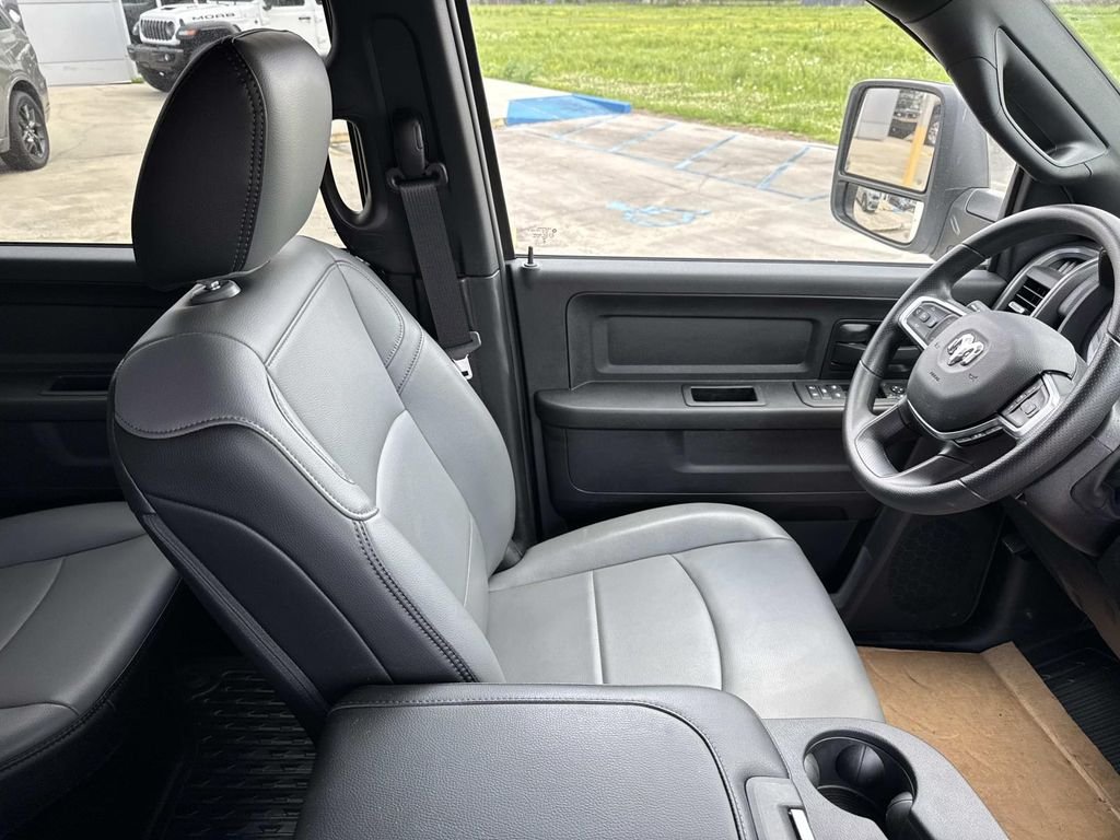 2026 RAM 3500 Chassis Tradesman - Photo 23