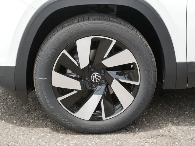 New 2026 White Volkswagen 2.0T SE w/Technology image 5