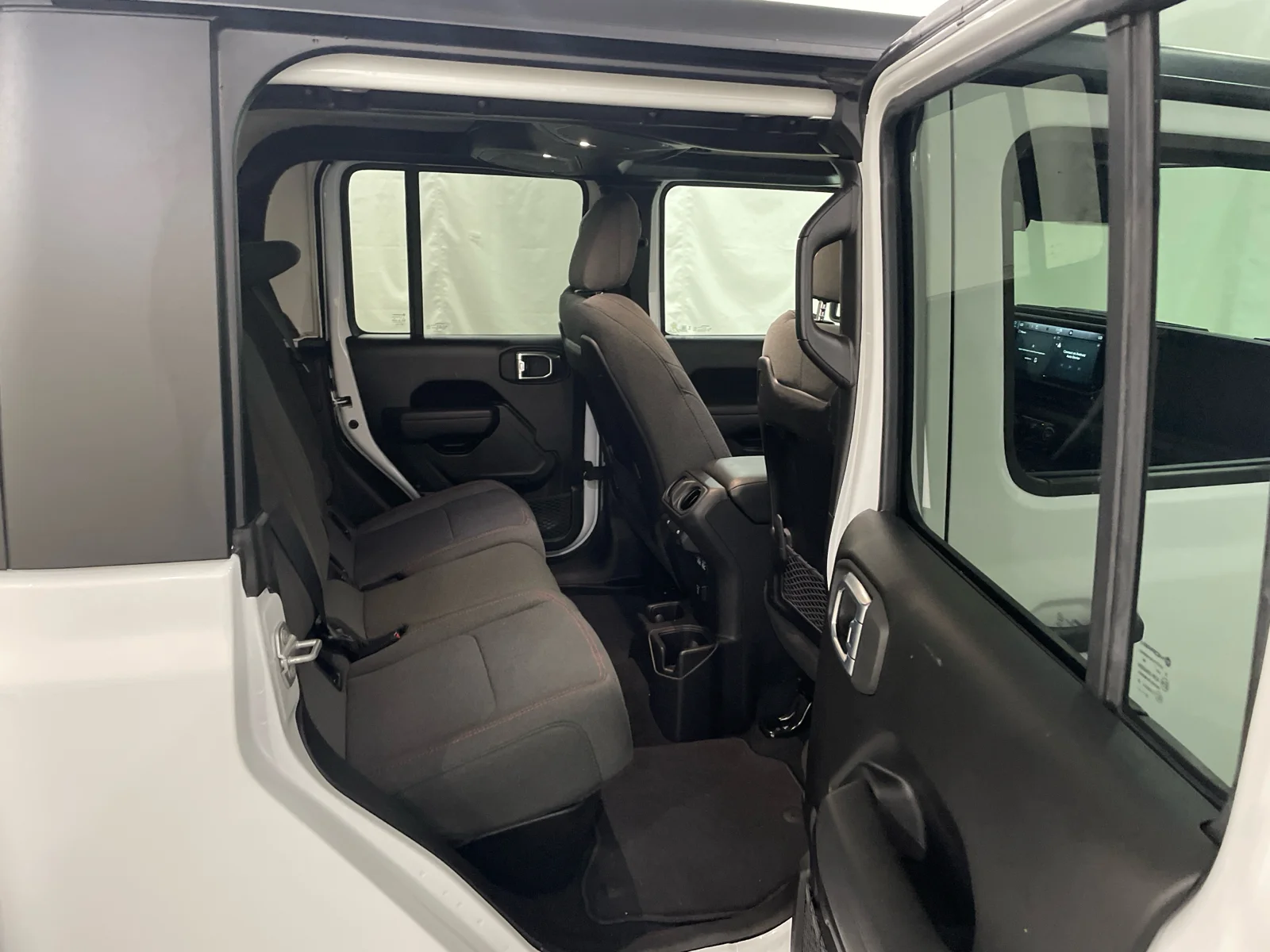 Used 2026 Bright White Clearcoat Jeep Rubicon image 24