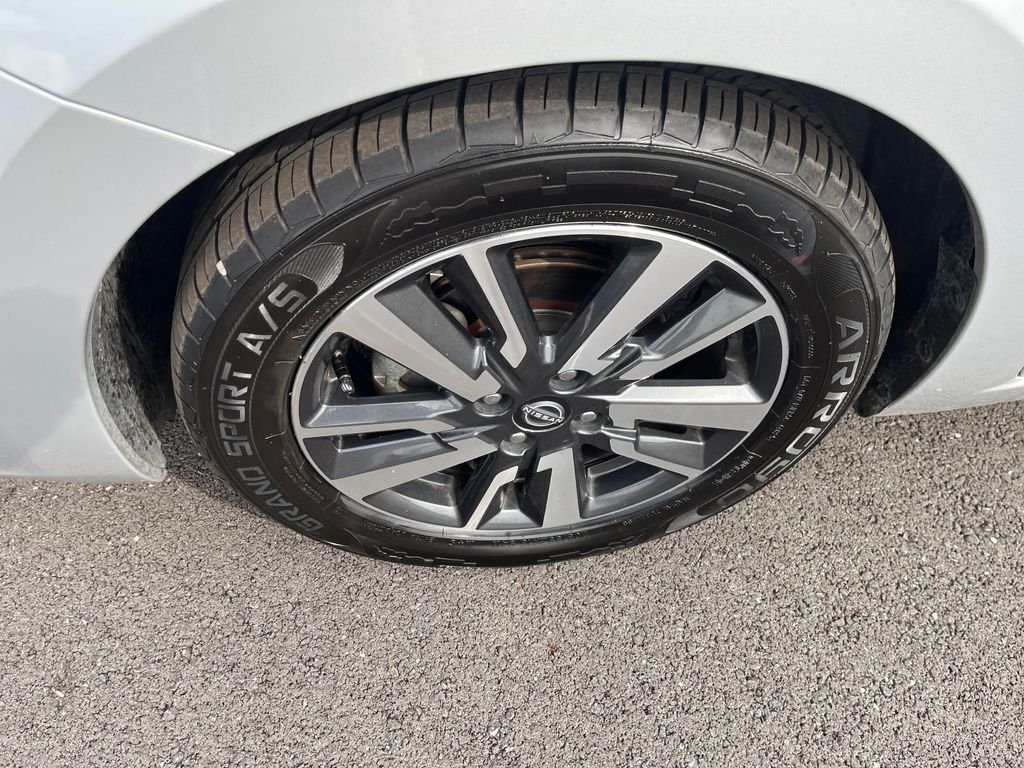Used 2024 Silver Nissan 1.6 SV image 9