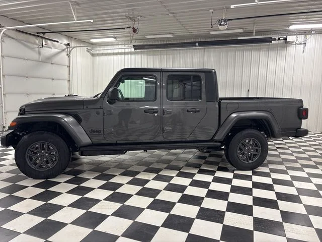 New 2026 Granite Crystal Metallic Clear-Coat Exterior Paint Jeep Sport S image 2