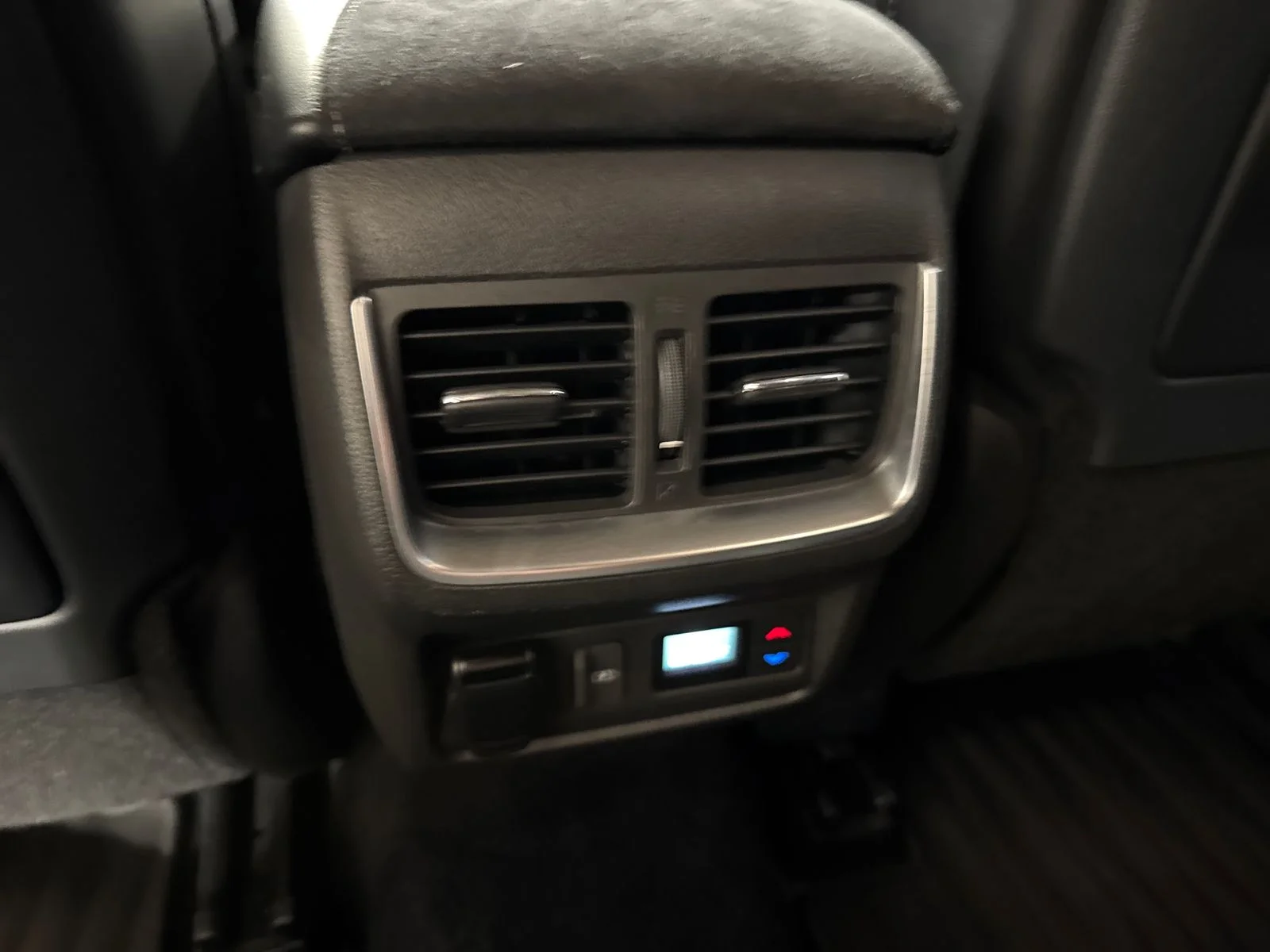 Used 2019  INFINITI ESSENTIAL image 23