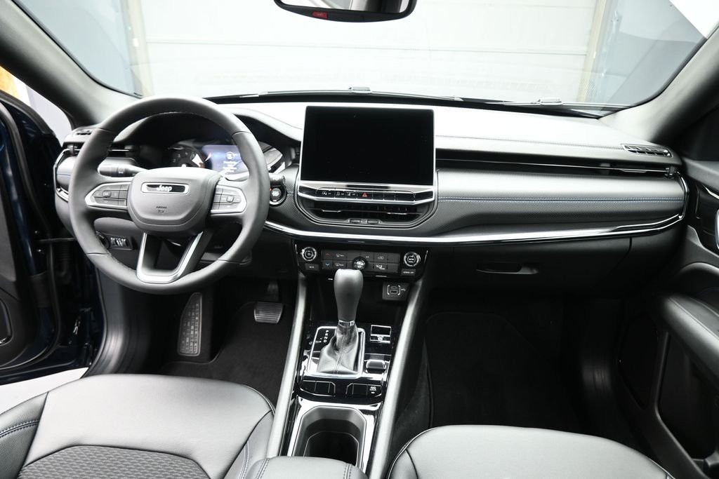 New 2026 Fathom Blue Pearl Coat Jeep Latitude image 16