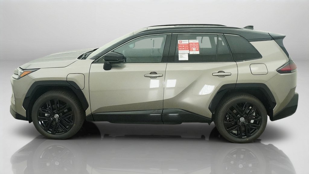 New 2026 Meteor Shower with Midnight Black Metallic roof Toyota XSE image 2