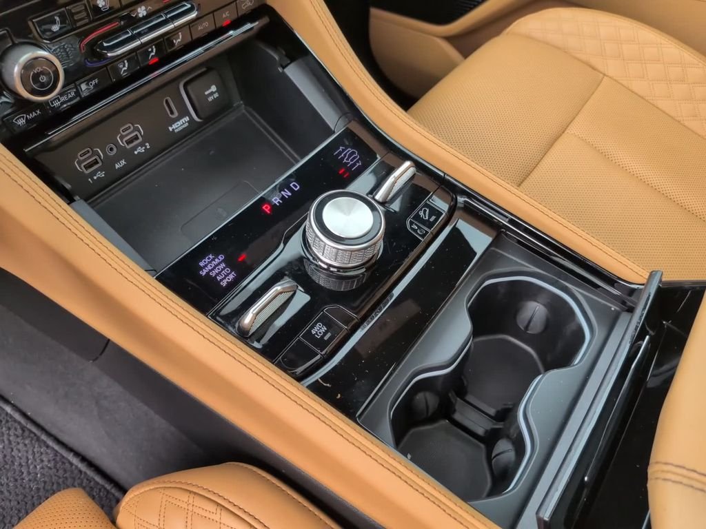 Used 2025 Red Jeep Summit Reserve image 22