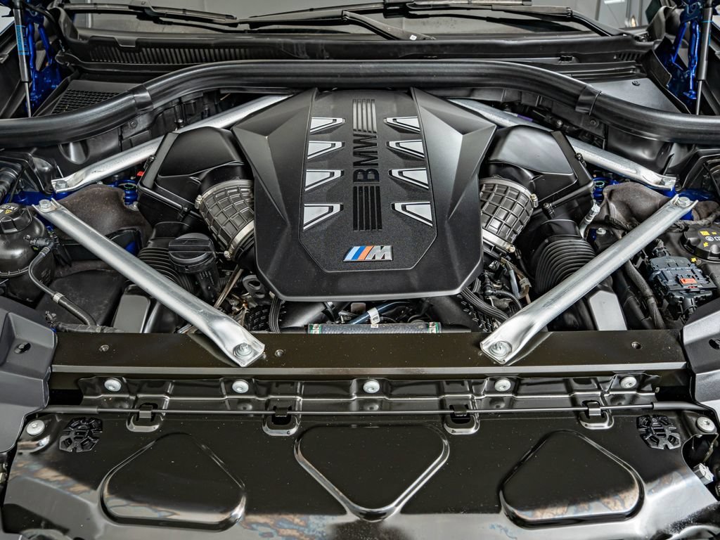 Used 2026 Marina Bay Blue Metallic BMW M60i image 43