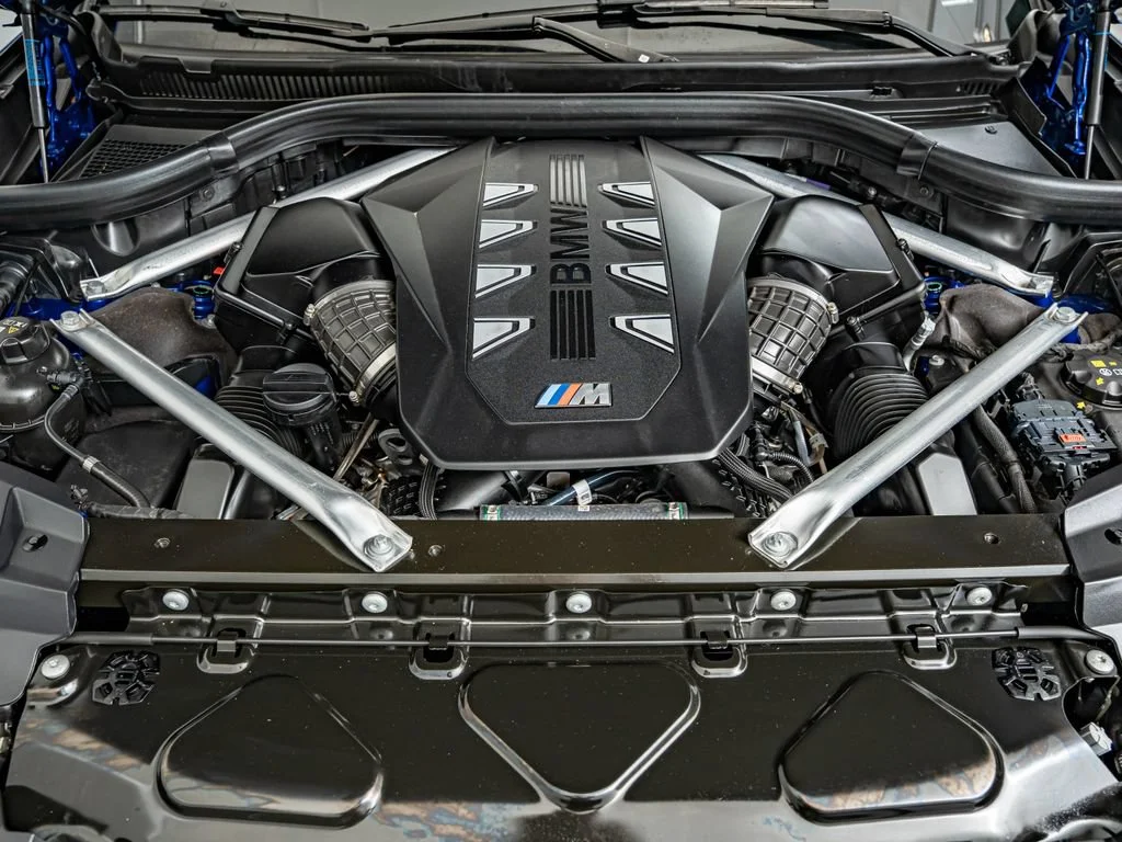 Used 2026 Marina Bay Blue Metallic BMW M60i image 43