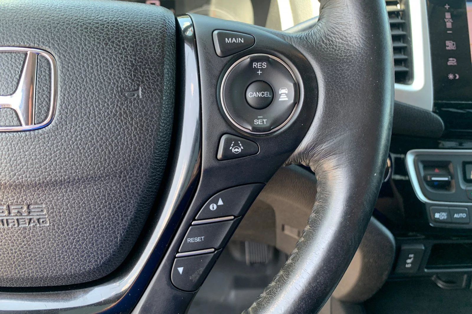Used 2019 Silver Honda RTL-E image 29