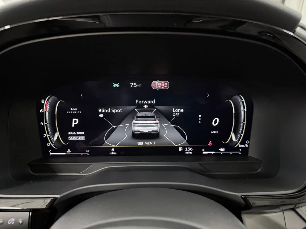 New 2027 RADIANT WHITE INFINITI Luxe FWD image 15